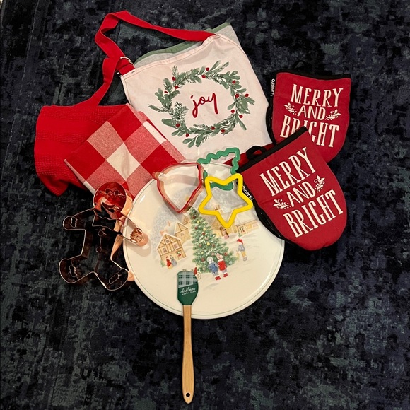 Festive Holiday Kitchen Set with Red and Green Accents - Picture 1 of 6